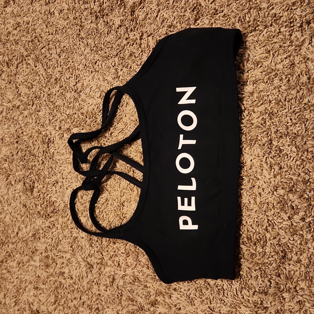 Pelton Strappy Sports Bra